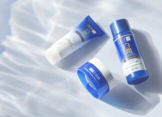 Hada Labo can help give your tired, lackluster skin that crystal bright, hydrated glow with its Shirojyun Premium Whitening Lotion