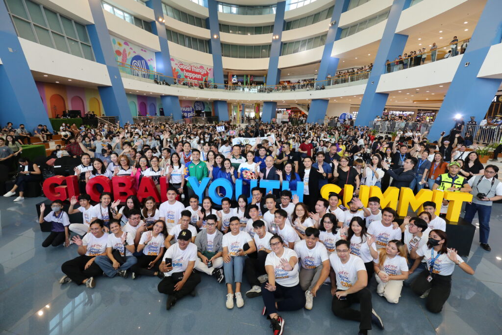 #GYS2023 delegates, volunteers, and resource speakers’ group shot during the summit held at SM MOA Music Hall